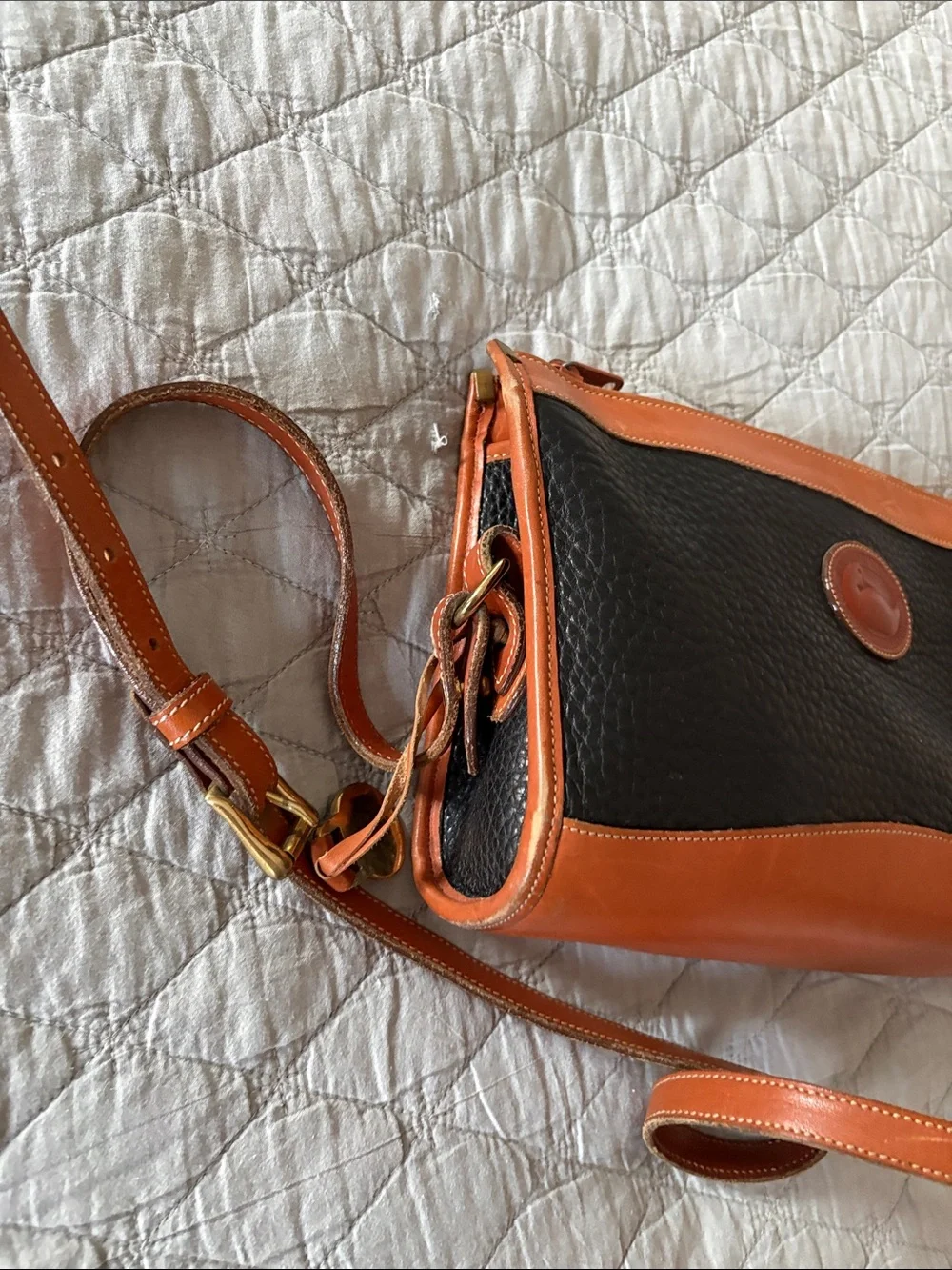 Vintage DOONEY & BOURKE Classic Black Camel Pebble Grain Leather Crossbody Bag